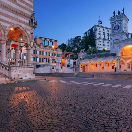 Ampio Trilocale A Udine Centro Apartment Bagian luar foto