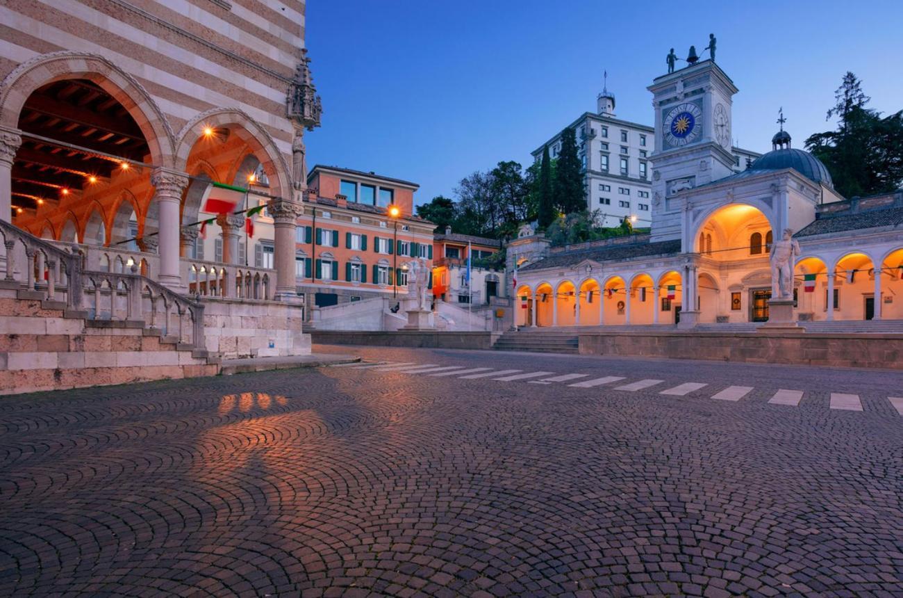 Ampio Trilocale A Udine Centro Apartment Bagian luar foto