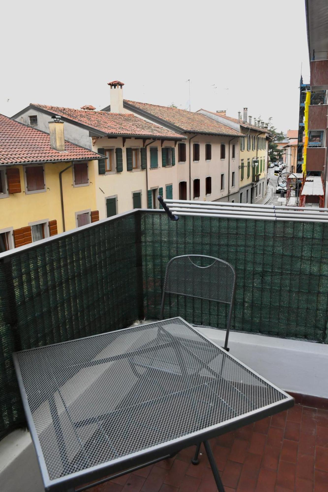 Ampio Trilocale A Udine Centro Apartment Bagian luar foto